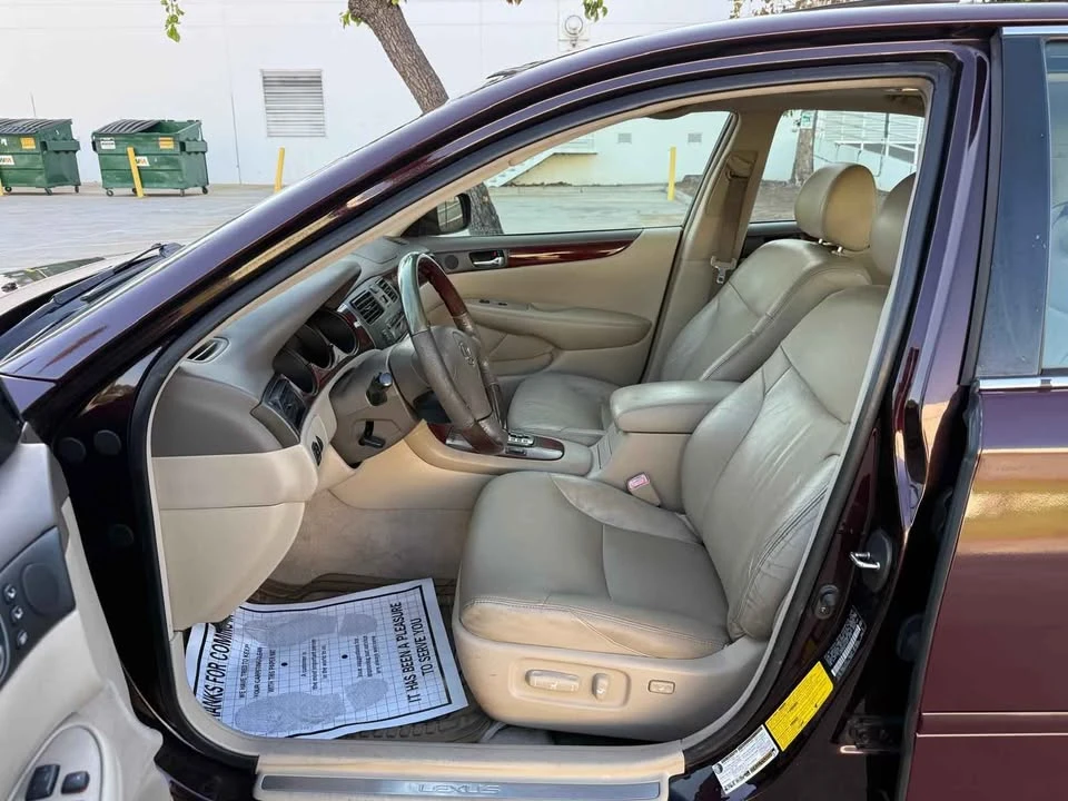 2004 Lexus ES 4th Gen - Image 12 of 19