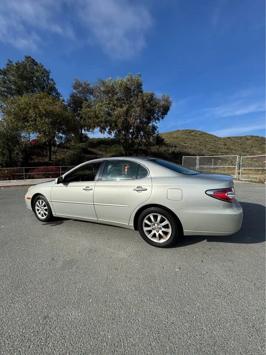 2004 Lexus ES 4th Gen - Image 3 of 16