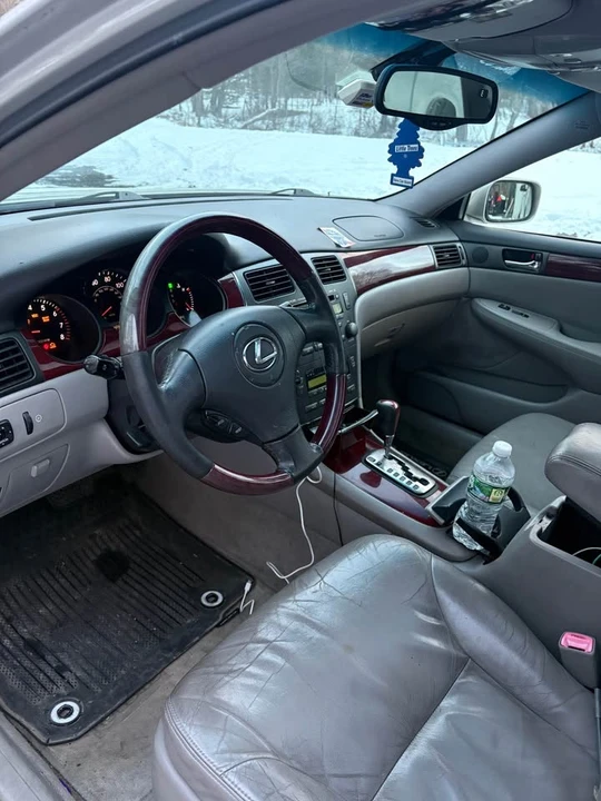 2004 Lexus ES 4th Gen - Image 8 of 8