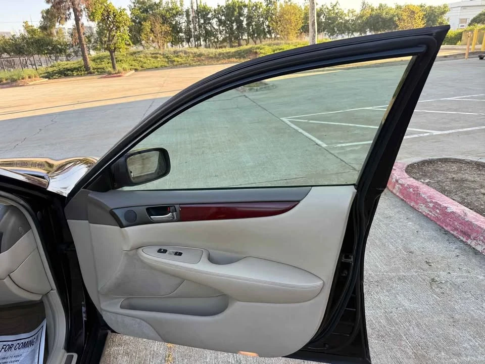 2004 Lexus ES 4th Gen - Image 18 of 19