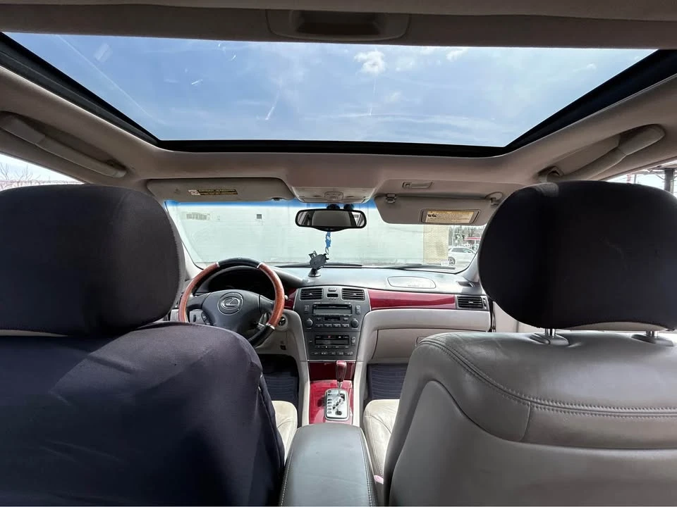 2004 Lexus ES 4th Gen - Image 11 of 12