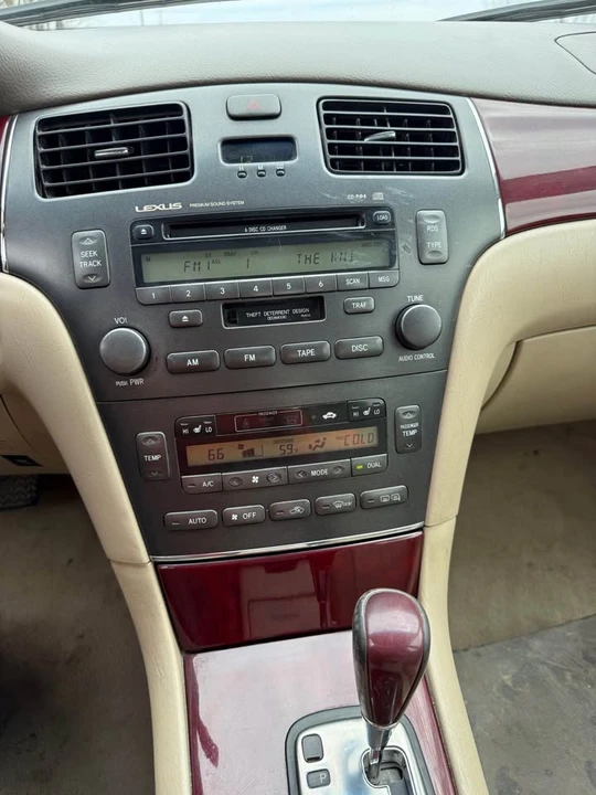 2004 Lexus ES 4th Gen - Image 10 of 10