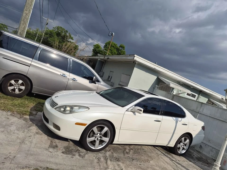 2004 Lexus ES 4th Gen - Image 4 of 10