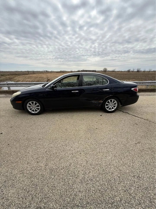 2004 Lexus ES 4th Gen - Image 3 of 10