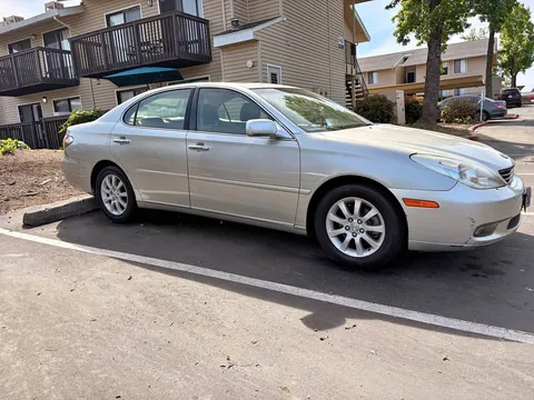 2004 Lexus ES 330 Sedan
