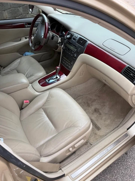 2004 Lexus ES 4th Gen - Image 12 of 13