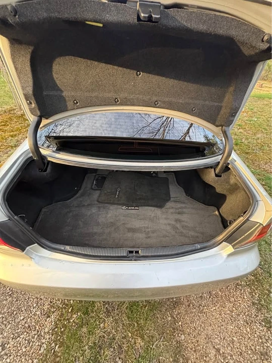 2004 Lexus ES 4th Gen - Image 16 of 18