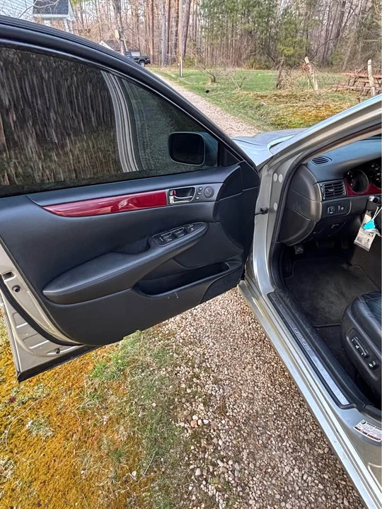 2004 Lexus ES 4th Gen - Image 9 of 18