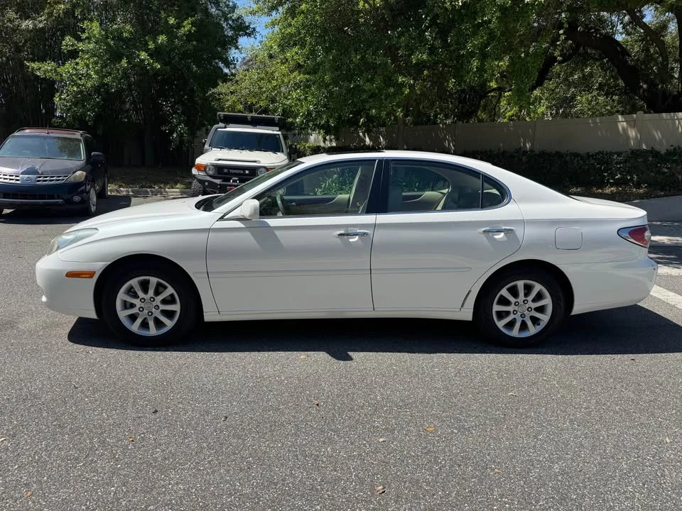 2004 Lexus ES 4th Gen - Image 2 of 14