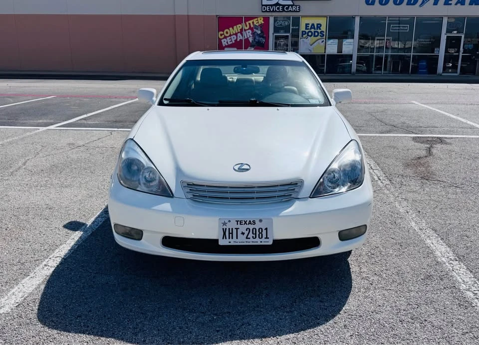 2004 Lexus ES 4th Gen - Image 5 of 10
