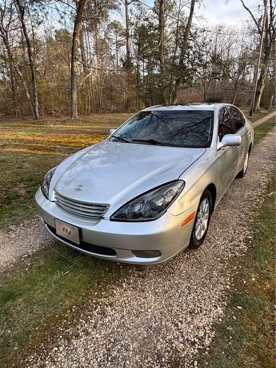 2004 Lexus ES 4th Gen - Image 2 of 18