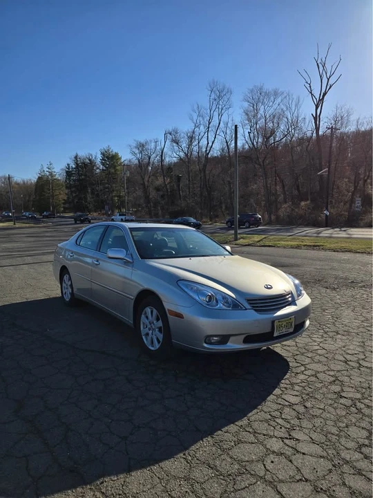 2004 Lexus ES 4th Gen - Image 3 of 16