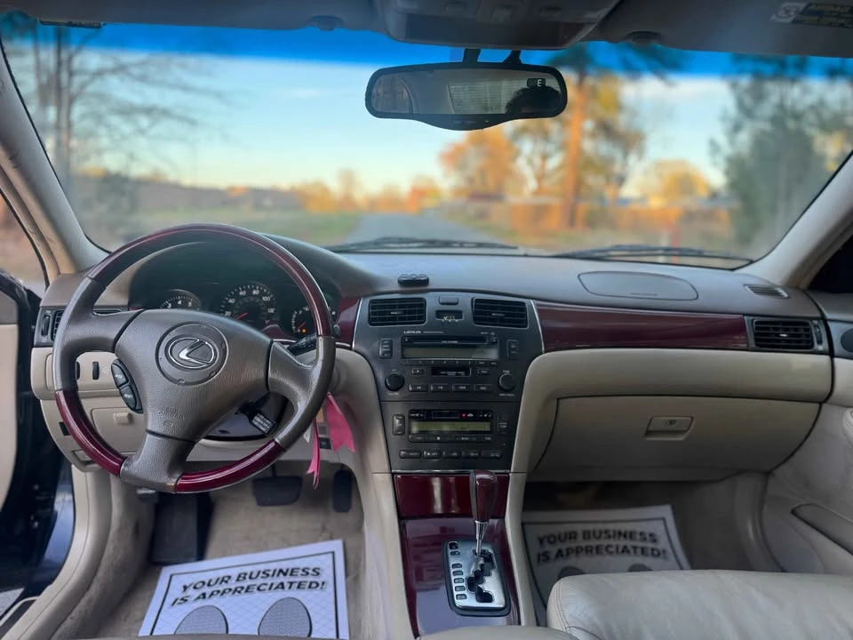 2004 Lexus ES 4th Gen - Image 15 of 20