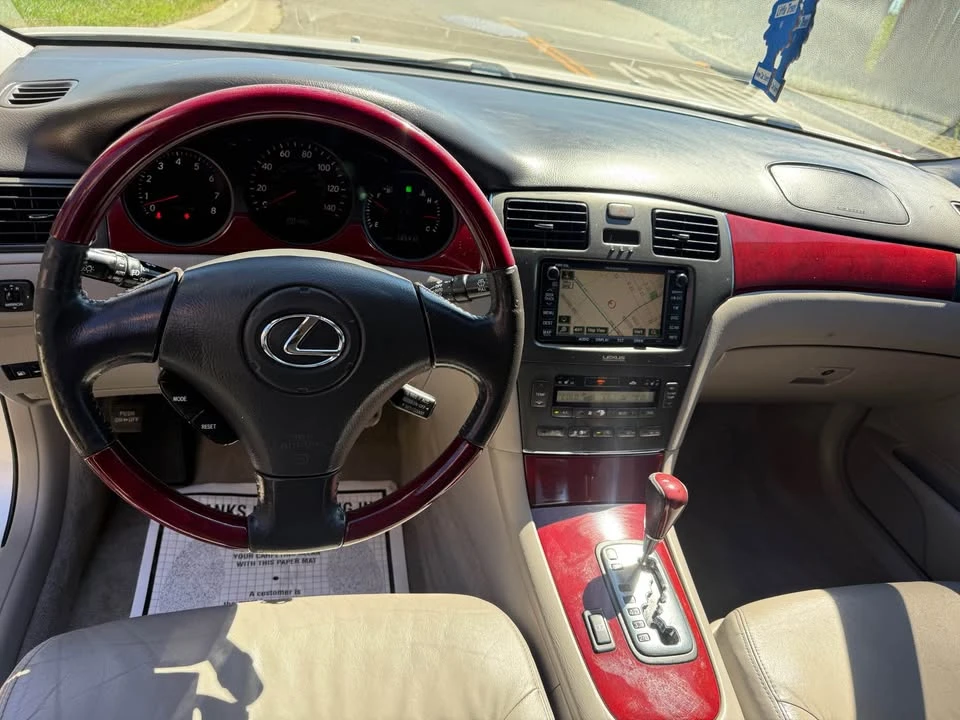 2004 Lexus ES 4th Gen - Image 7 of 10