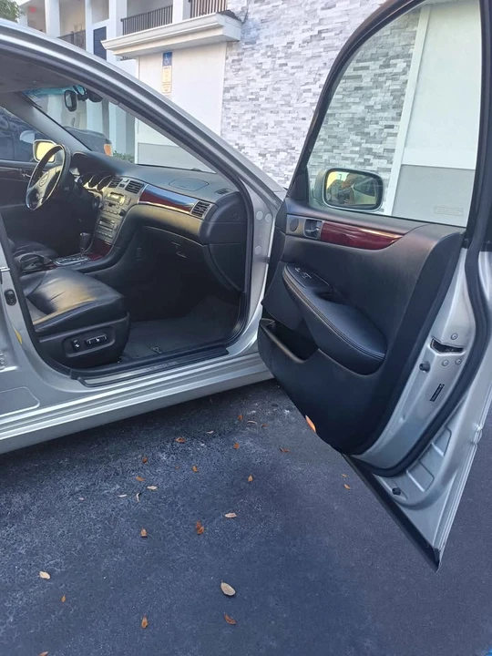 2004 Lexus ES 4th Gen - Image 10 of 16