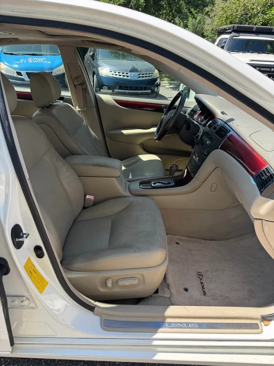 2004 Lexus ES 4th Gen - Image 8 of 14