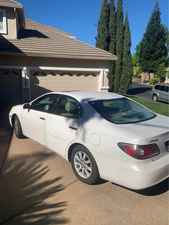 2004 Lexus ES 4th Gen - Image 3 of 13