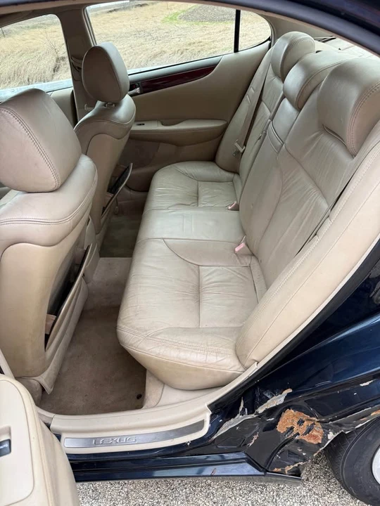 2004 Lexus ES 4th Gen - Image 8 of 10