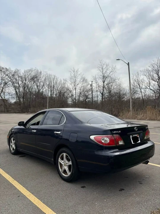 2004 Lexus ES 4th Gen - Image 3 of 11