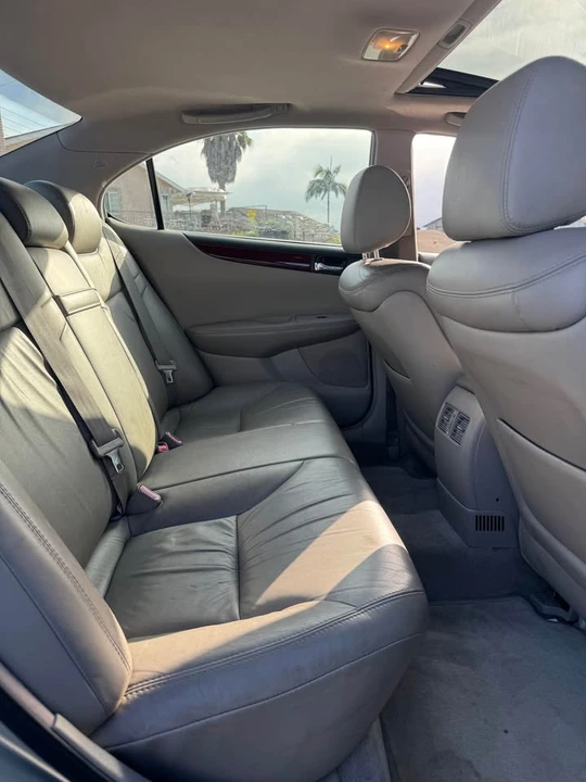 2004 Lexus ES 4th Gen - Image 12 of 16