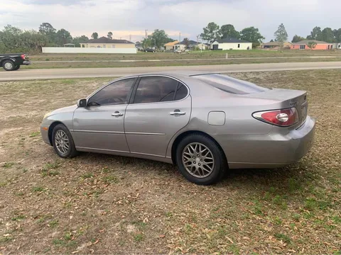 2004 Lexus ES 330 Sedan 4D