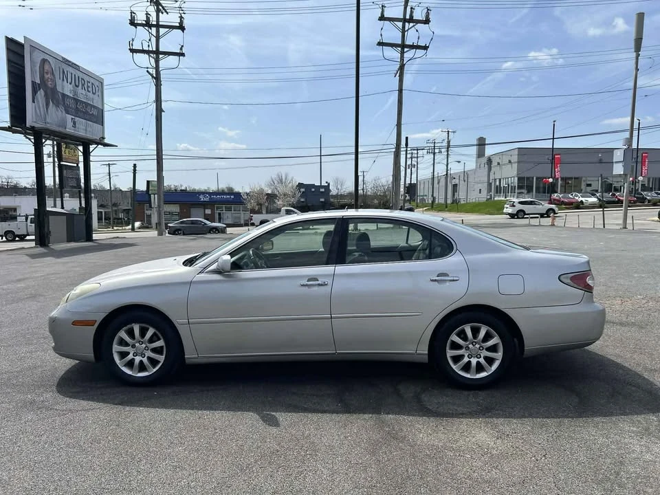 2004 Lexus ES 4th Gen - Image 8 of 12