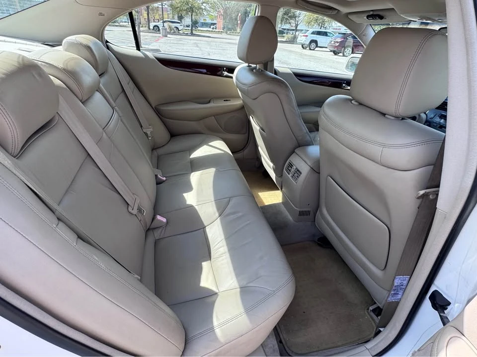 2004 Lexus ES 4th Gen - Image 9 of 10