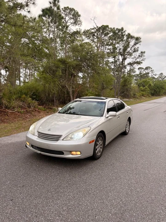 2004 Lexus ES 4th Gen - Image 3 of 12