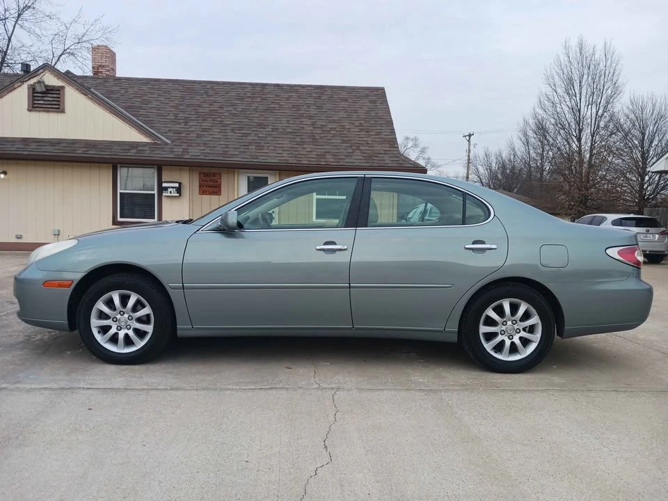 2004 Lexus ES 4th Gen - Image 2 of 14