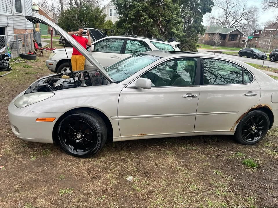 2004 Lexus ES 4th Gen - Image 9 of 17