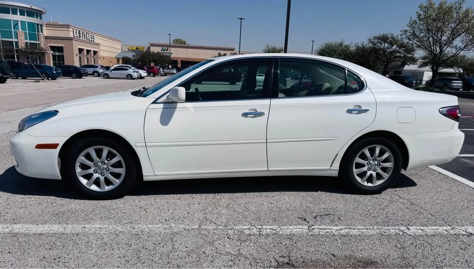 2004 Lexus ES 4th Gen - Image 6 of 10