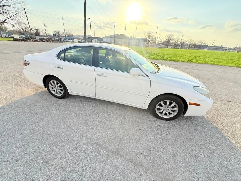 2004 Lexus ES 4th Gen - Image 3 of 15