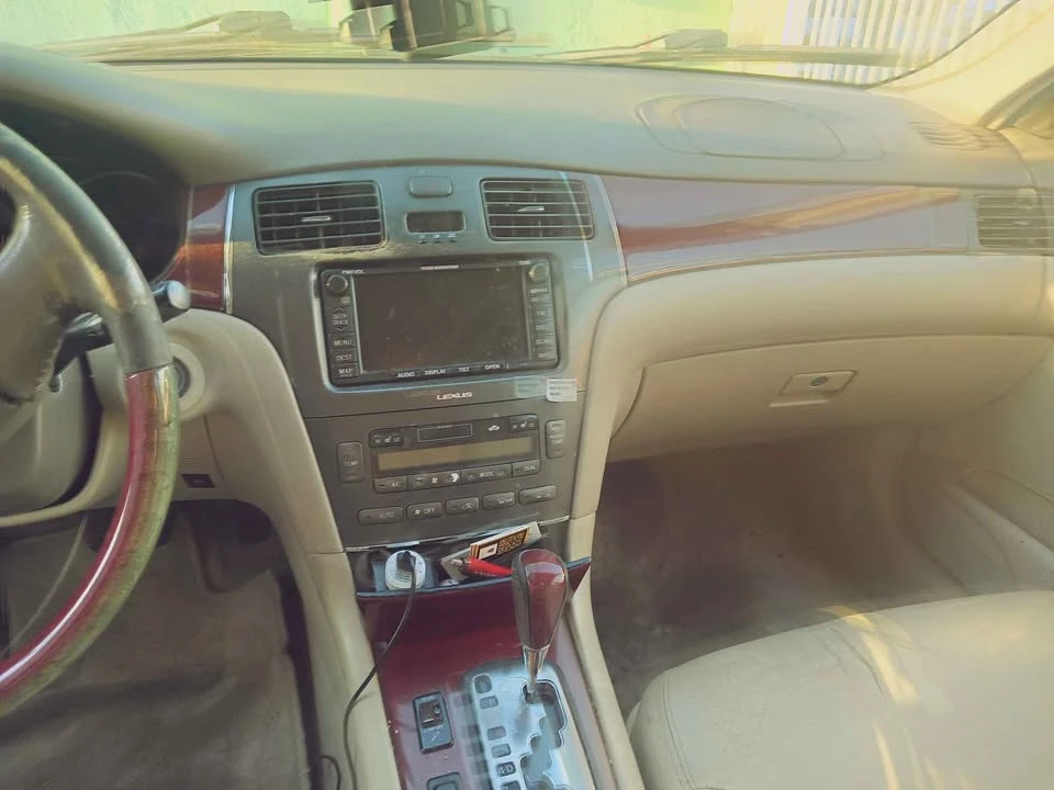 2004 Lexus ES 4th Gen - Image 4 of 11