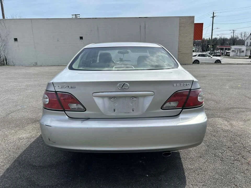 2004 Lexus ES 4th Gen - Image 6 of 12