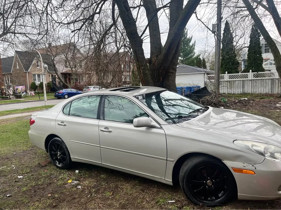 2004 Lexus ES 4th Gen - Image 16 of 17