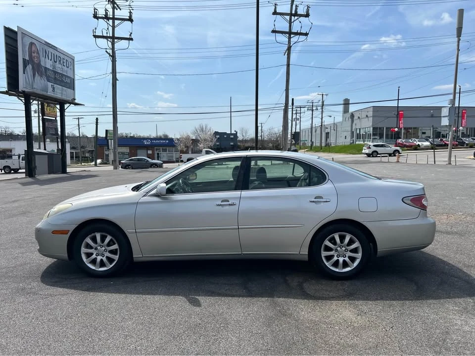 2004 Lexus ES 4th Gen - Image 8 of 12