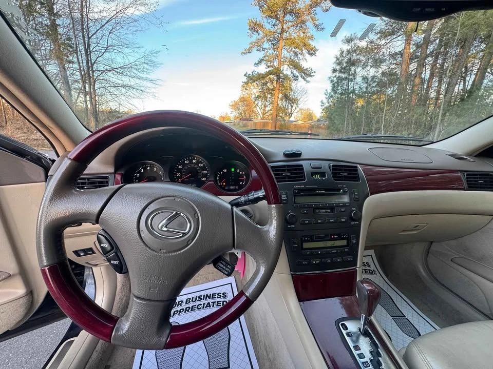 2004 Lexus ES 4th Gen - Image 20 of 20