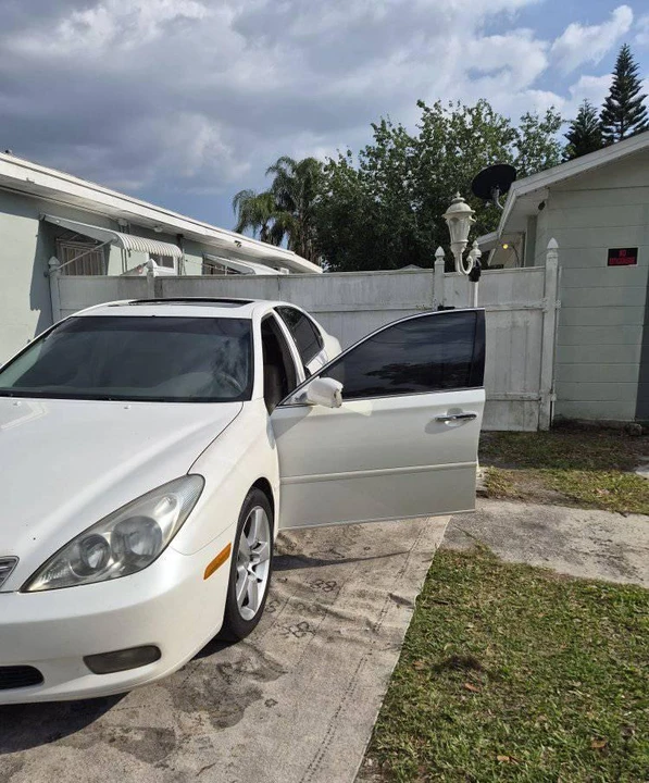 2004 Lexus ES 4th Gen - Image 3 of 10