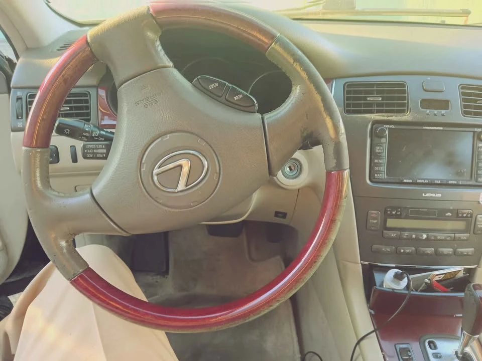 2004 Lexus ES 4th Gen - Image 10 of 11