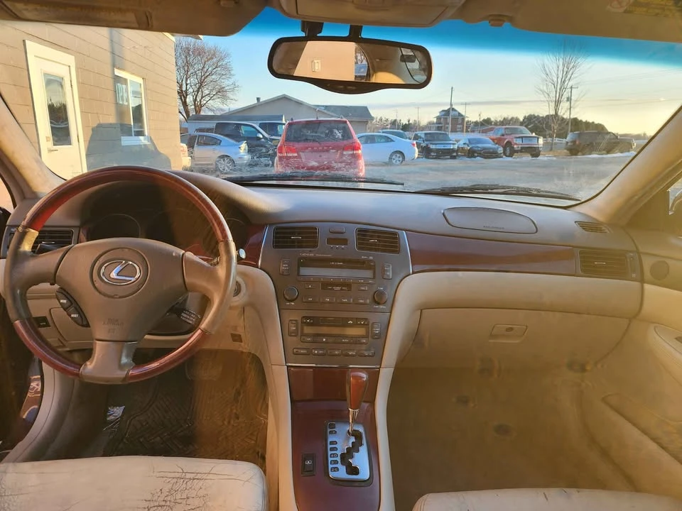 2004 Lexus ES 4th Gen - Image 8 of 9