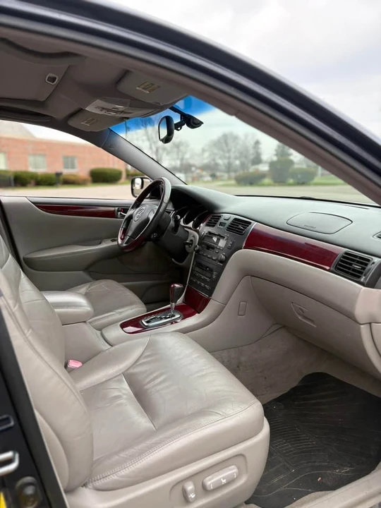 2004 Lexus ES 4th Gen - Image 8 of 11