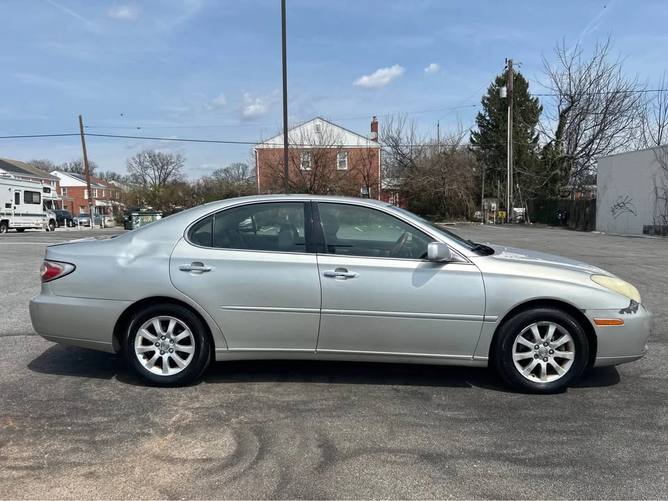 2004 Lexus ES 4th Gen - Image 4 of 12