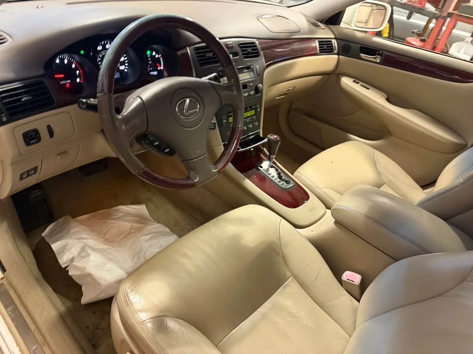 2004 Lexus ES 4th Gen - Image 14 of 20