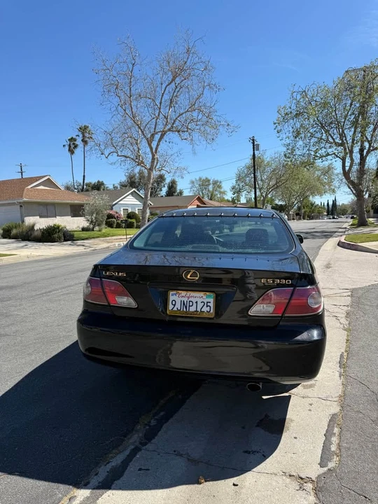 2004 Lexus ES 4th Gen - Image 2 of 15