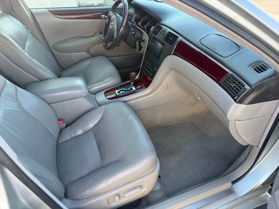 2004 Lexus ES 4th Gen - Image 15 of 17