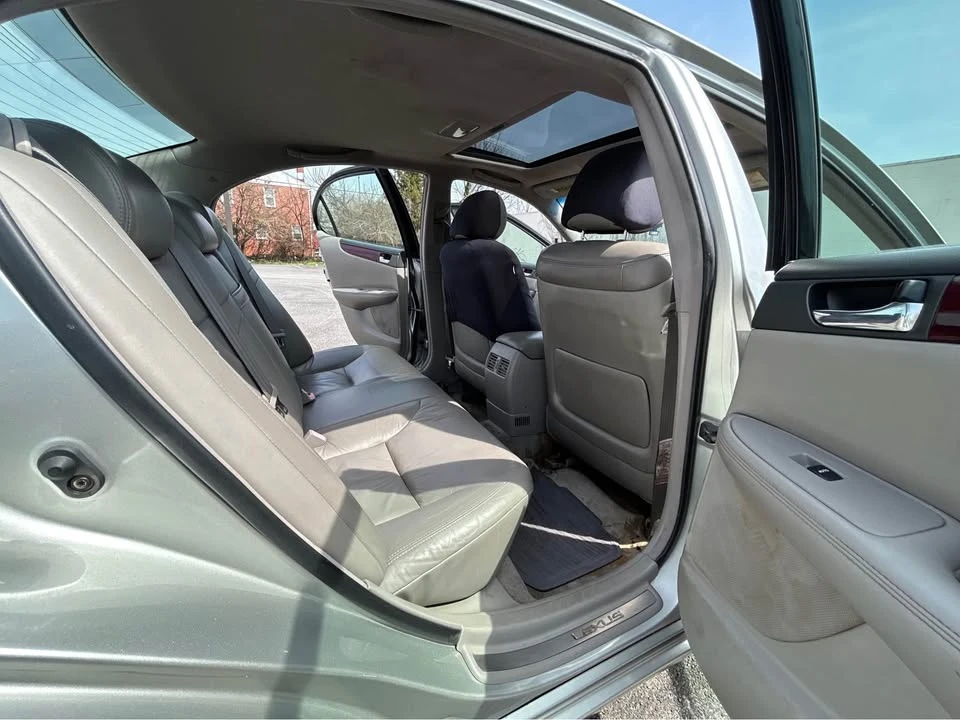2004 Lexus ES 4th Gen - Image 9 of 11