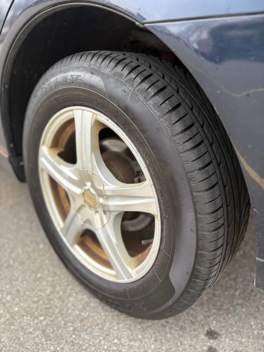 2004 Lexus ES 4th Gen - Image 9 of 11
