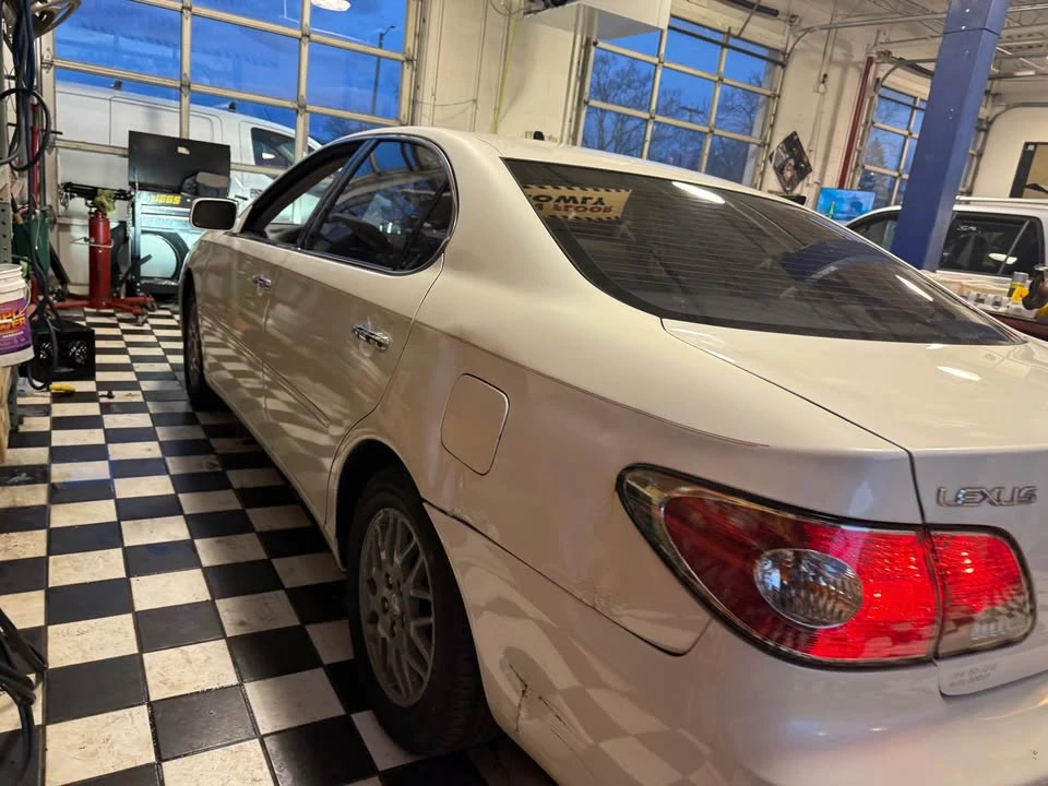 2004 Lexus ES 4th Gen - Image 9 of 20
