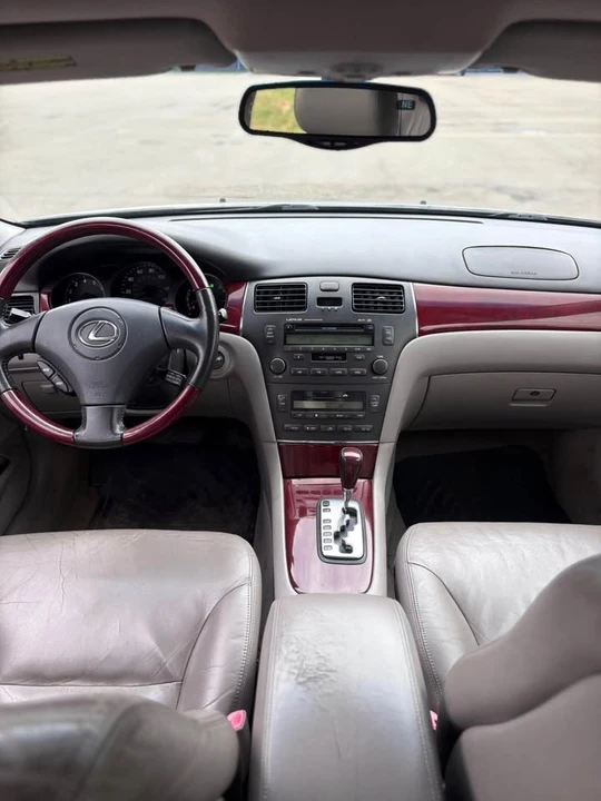2004 Lexus ES 4th Gen - Image 10 of 11