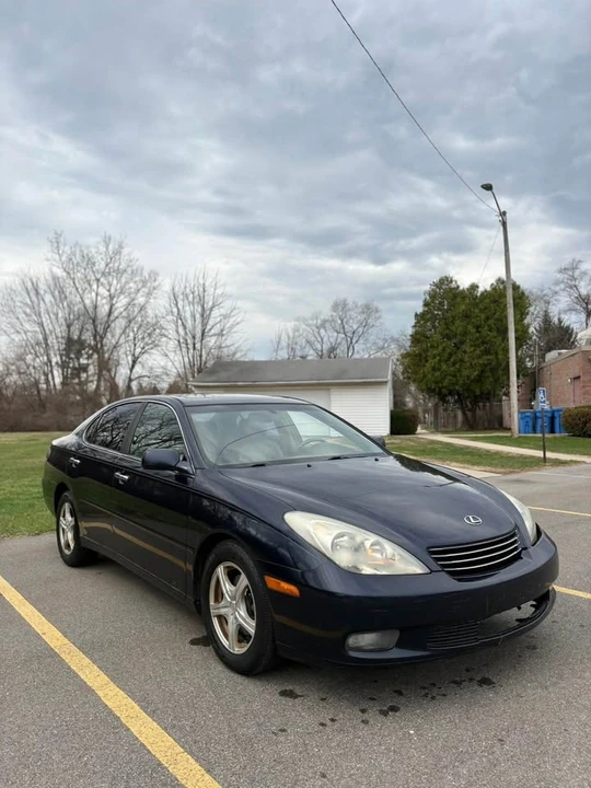 2004 Lexus ES 4th Gen - Image 2 of 11